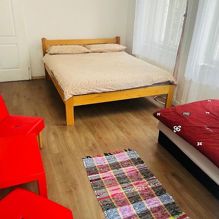 East Point Hostel Budapest Bagian luar foto