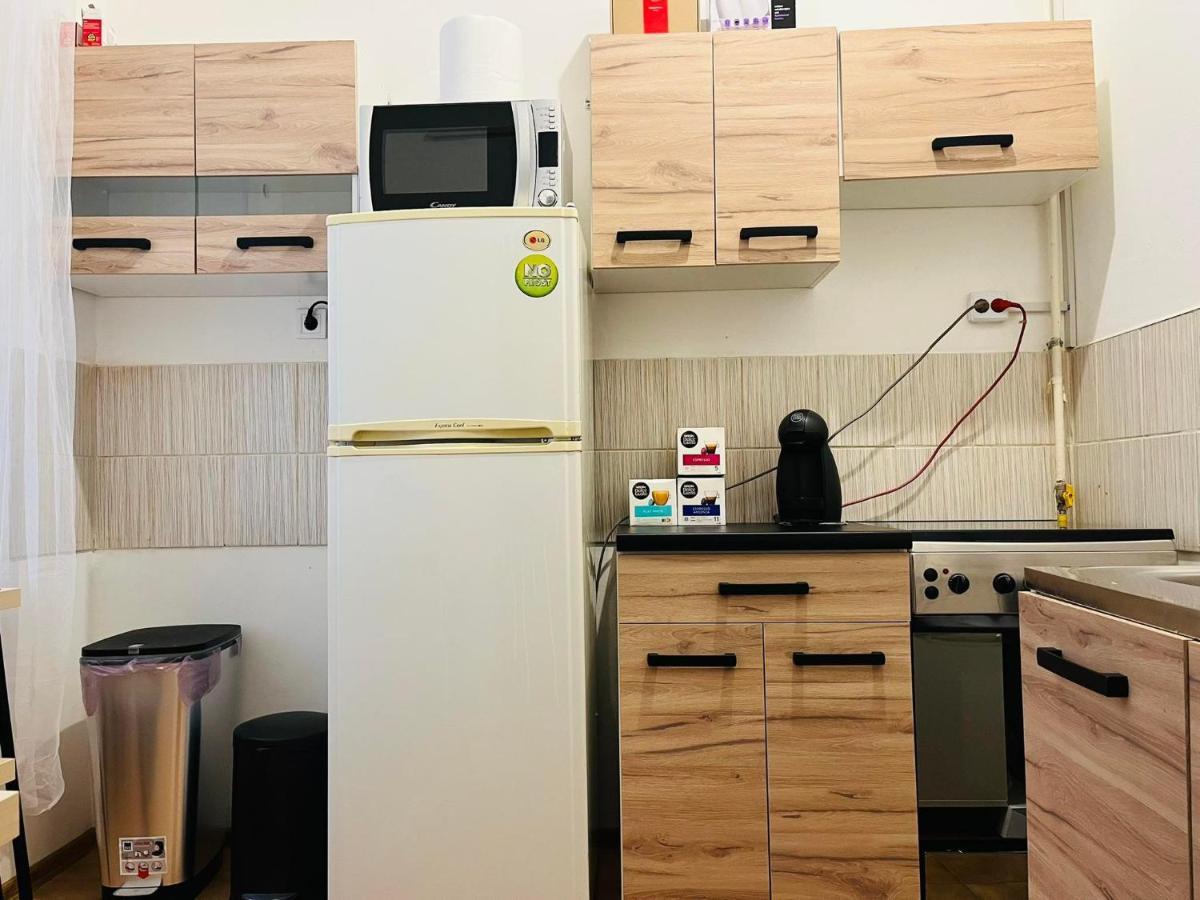 East Point Hostel Budapest Bagian luar foto