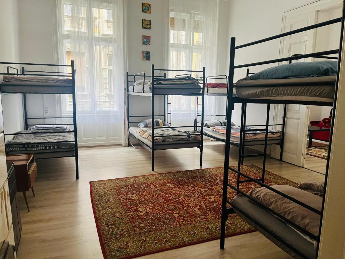 East Point Hostel Budapest Bagian luar foto
