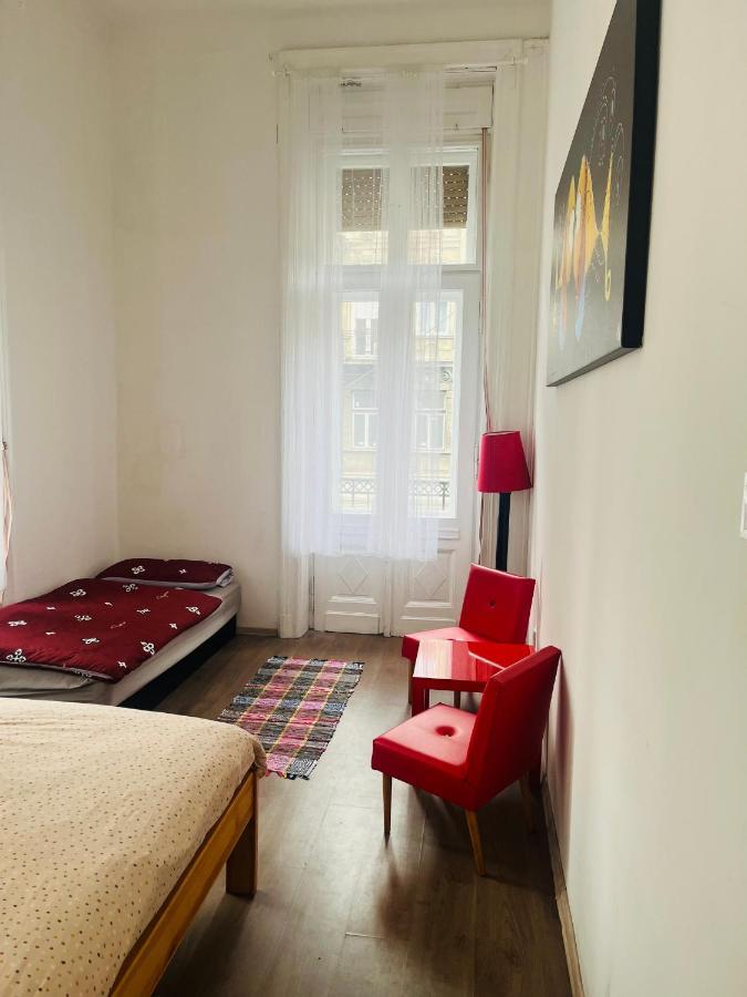 East Point Hostel Budapest Bagian luar foto